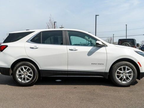 Used 2024 Chevrolet Equinox LT FWD image 5