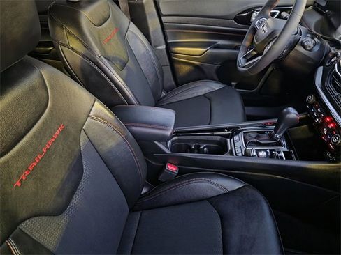 Used 2022 Jeep Compass Trailhawk image 11