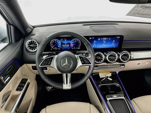 Used 2026 Mercedes-Benz GLB 250 4MATIC image 22