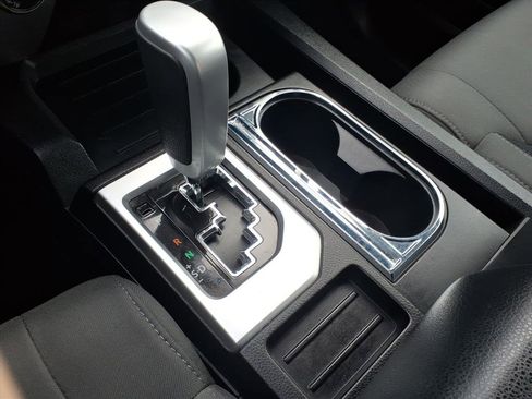 Used 2018 Toyota Tundra SR5 image 19