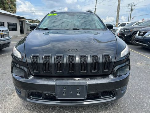 Used 2016 Jeep Cherokee Sport FWD image 3