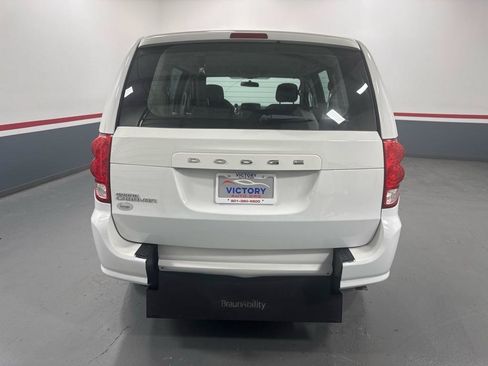 Used 2015 Dodge Grand Caravan American Value Package FWD image 9
