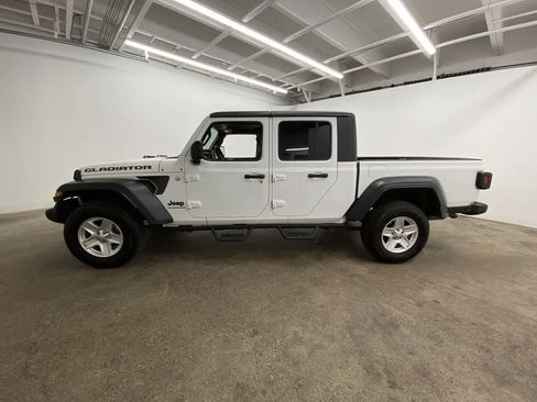 Used 2020 Jeep Gladiator Sport w/ Quick Order Package 24S image 3