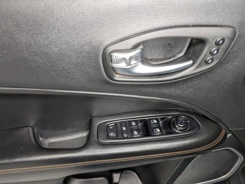 Used 2021 Jeep Compass Limited w/ Elite Exterior Group image 40