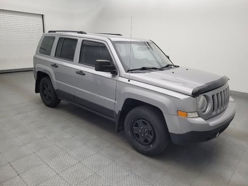 Used 2017 Jeep Patriot Sport FWD image 11