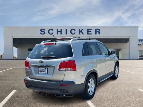 Used 2013 Kia Sorento LX w/ Convenience Pkg FWD image 3