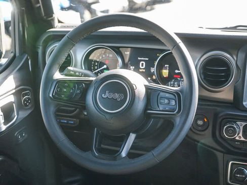 Used 2023 Jeep Wrangler Unlimited w/ Sun & Screen Package image 14