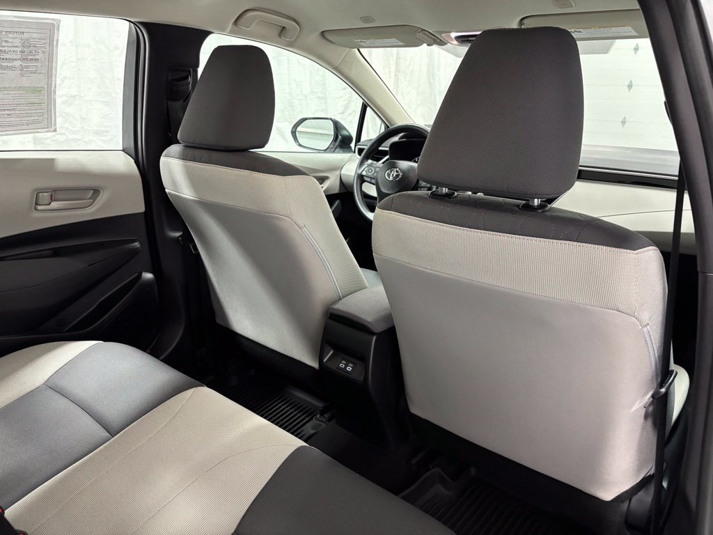 Used 2025 Toyota Corolla LE FWD image 53