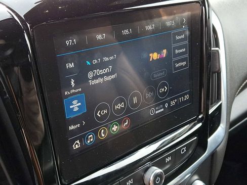 Used 2023 Chevrolet Traverse LT image 17