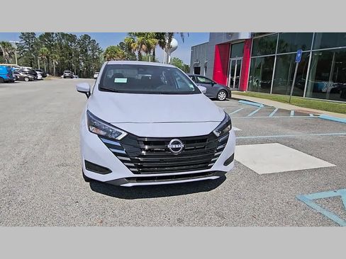New 2025 Nissan Versa SV w/ Trunk Package FWD image 17