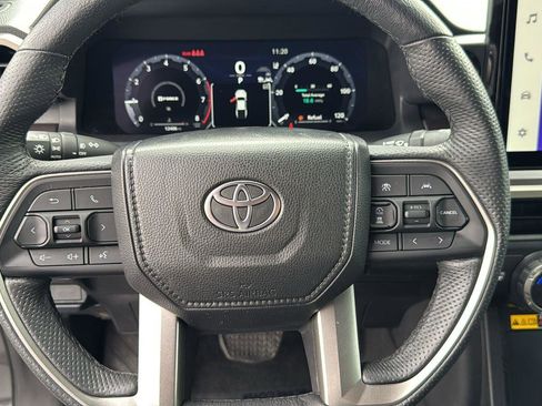 Certified 2025 Toyota Tacoma TRD Off-Road image 13