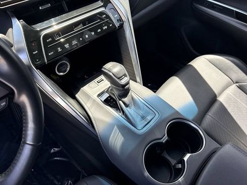 Used 2023 Toyota Venza Limited AWD/4WD image 21