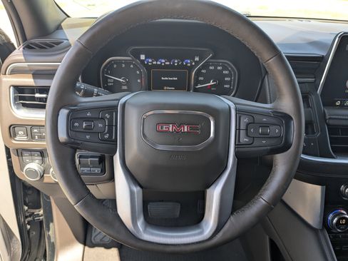 Used 2021 GMC Yukon SLT w/ SLT Luxury Plus Package AWD/4WD image 29