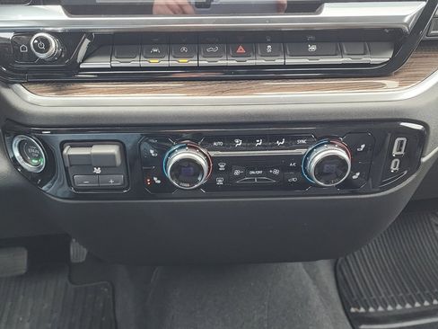 New 2026 GMC Sierra 1500 Elevation image 29