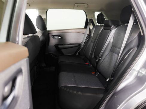 Used 2022 Nissan Rogue SV image 18