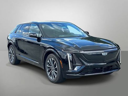 New 2026 Cadillac Lyriq Sport w/ LPO, Floor Liner Package AWD/4WD image 13