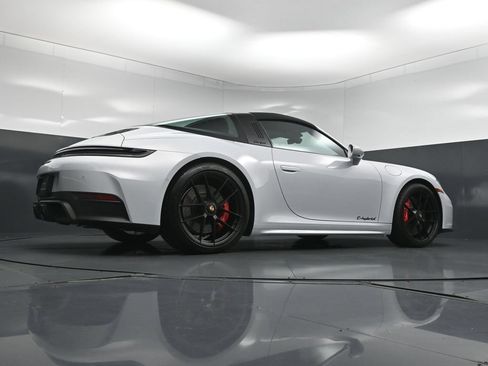 Certified 2025 Porsche 911 Targa 4 GTS AWD/4WD image 28