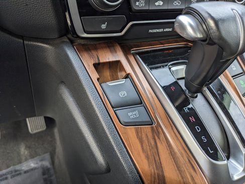 Used 2020 Honda CR-V Touring image 31