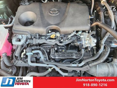 Used 2025 Toyota Sienna XLE image 31