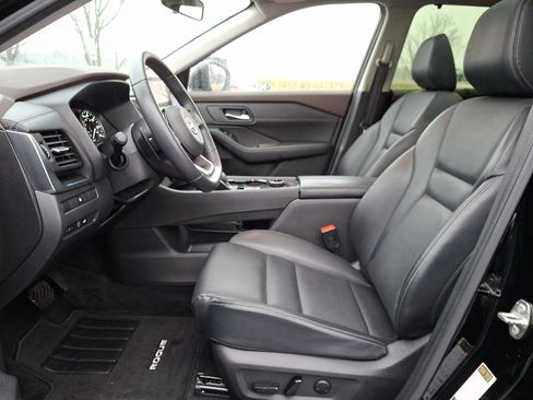 Certified 2023 Nissan Rogue SV w/ SV Premium B Package image 13