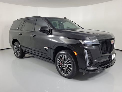 Certified 2024 Cadillac Escalade V w/ Heavy-Duty Trailer Package image 1