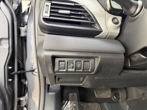 Used 2022 Subaru Outback Premium image 4