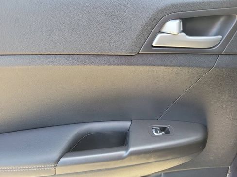 Used 2021 Kia Sportage LX image 9