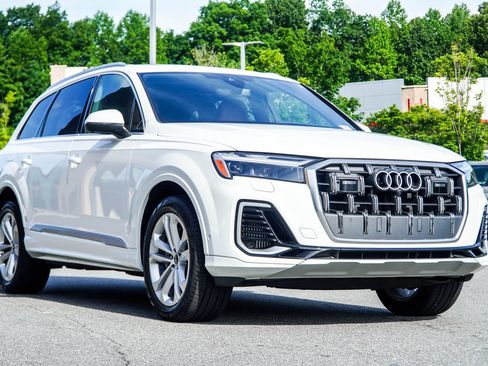 Used 2025 Audi Q7 3.0T Premium Plus AWD/4WD image 6