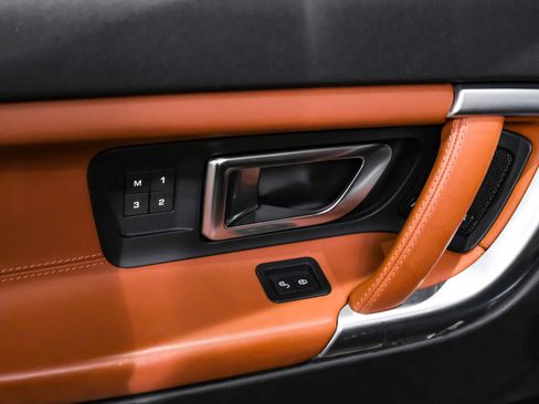 Used 2017 Land Rover Discovery Sport HSE Luxury image 39