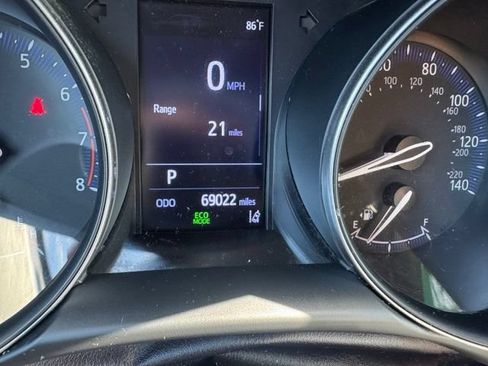 Used 2019 Toyota C-HR XLE FWD image 11
