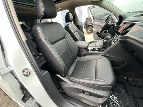 Used 2022 Volkswagen Atlas SEL R-Line image 28