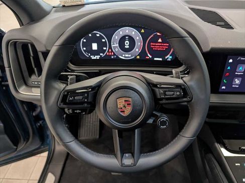 Used 2025 Porsche Cayenne AWD/4WD image 24