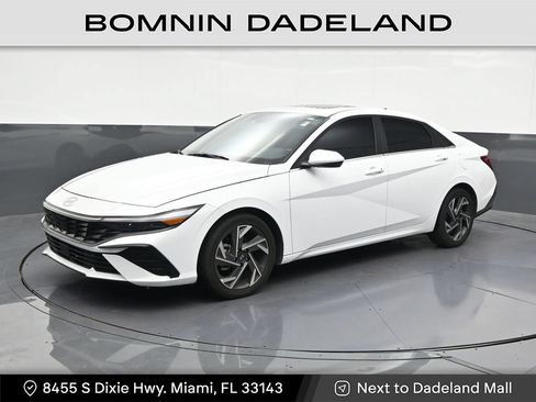 Used 2025 Hyundai Elantra SEL FWD image 1