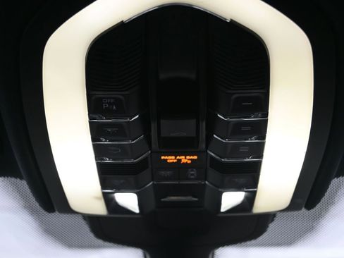 Used 2014 Porsche Cayenne image 22