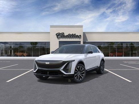 New 2026 Cadillac Lyriq Sport image 32