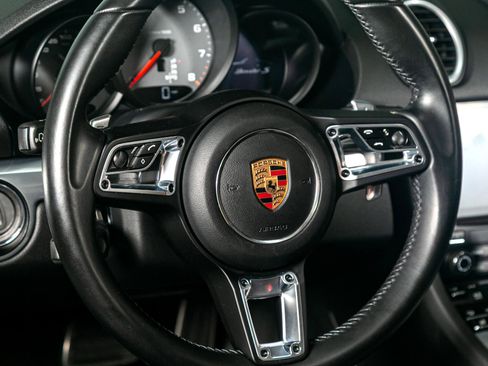 Used 2018 Porsche 718 Boxster S image 34