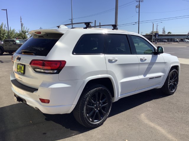 Used 2020 Jeep Grand Cherokee Altitude AWD/4WD image 32