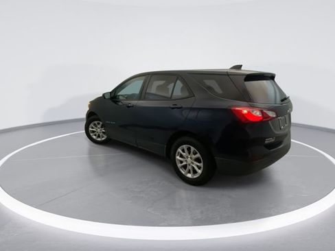 Used 2020 Chevrolet Equinox LS w/ LS Convenience Package image 4