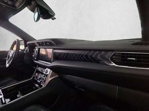 Used 2023 GMC Yukon XL Denali image 14