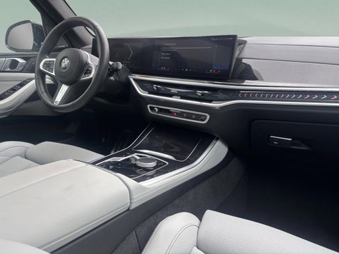 Used 2024 BMW X5 xDrive40i w/ M Sport Package AWD/4WD image 12