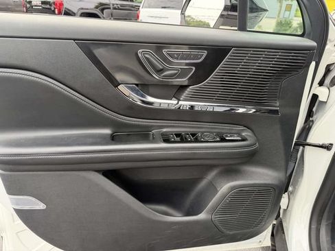 Used 2022 Lincoln Corsair AWD w/ Equipment Group 101A image 15
