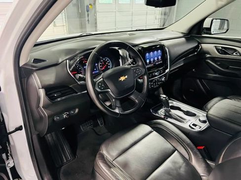 Used 2020 Chevrolet Traverse LT w/ LT Premium Package FWD image 23
