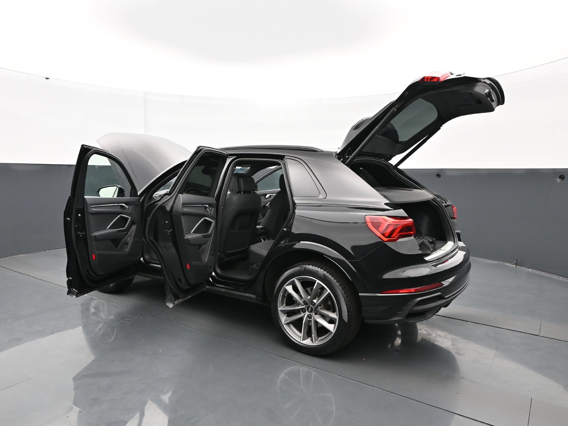 Used 2025 Audi Q3 2.0T Premium w/ Convenience Package AWD/4WD image 37