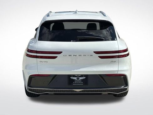 New 2026 Genesis GV70 2.5T Select image 8