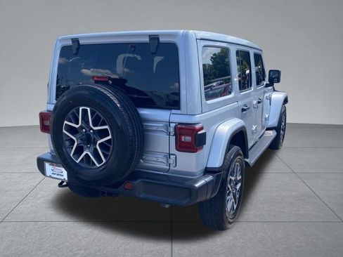 Used 2024 Jeep Wrangler Unlimited Sahara AWD/4WD image 12