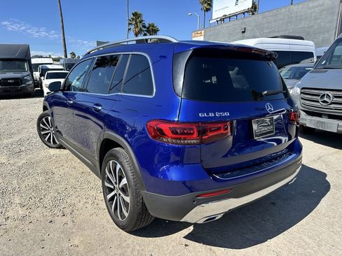 Used 2020 Mercedes-Benz GLB 250 4MATIC w/ Premium Package image 8