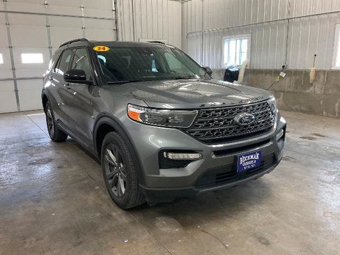 Certified 2024 Ford Explorer XLT w/ Equipment Group 202A AWD/4WD image 6