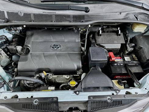 Used 2016 Toyota Sienna XLE image 34
