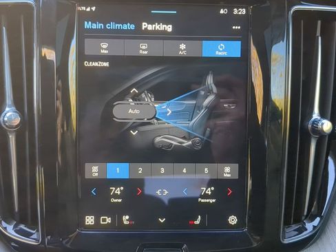 Used 2025 Volvo XC60 B5 Plus image 19