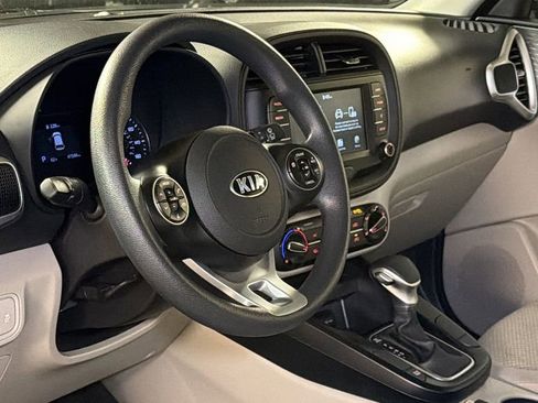 Used 2020 Kia Soul LX FWD image 20